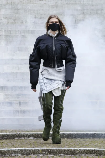 Look 14